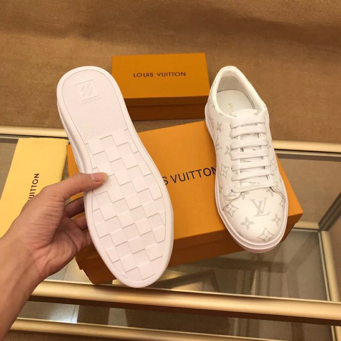 PT - High Quality Luv Sneaker 062