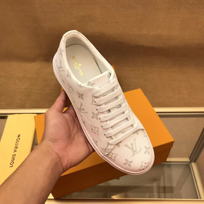PT - High Quality Luv Sneaker 062