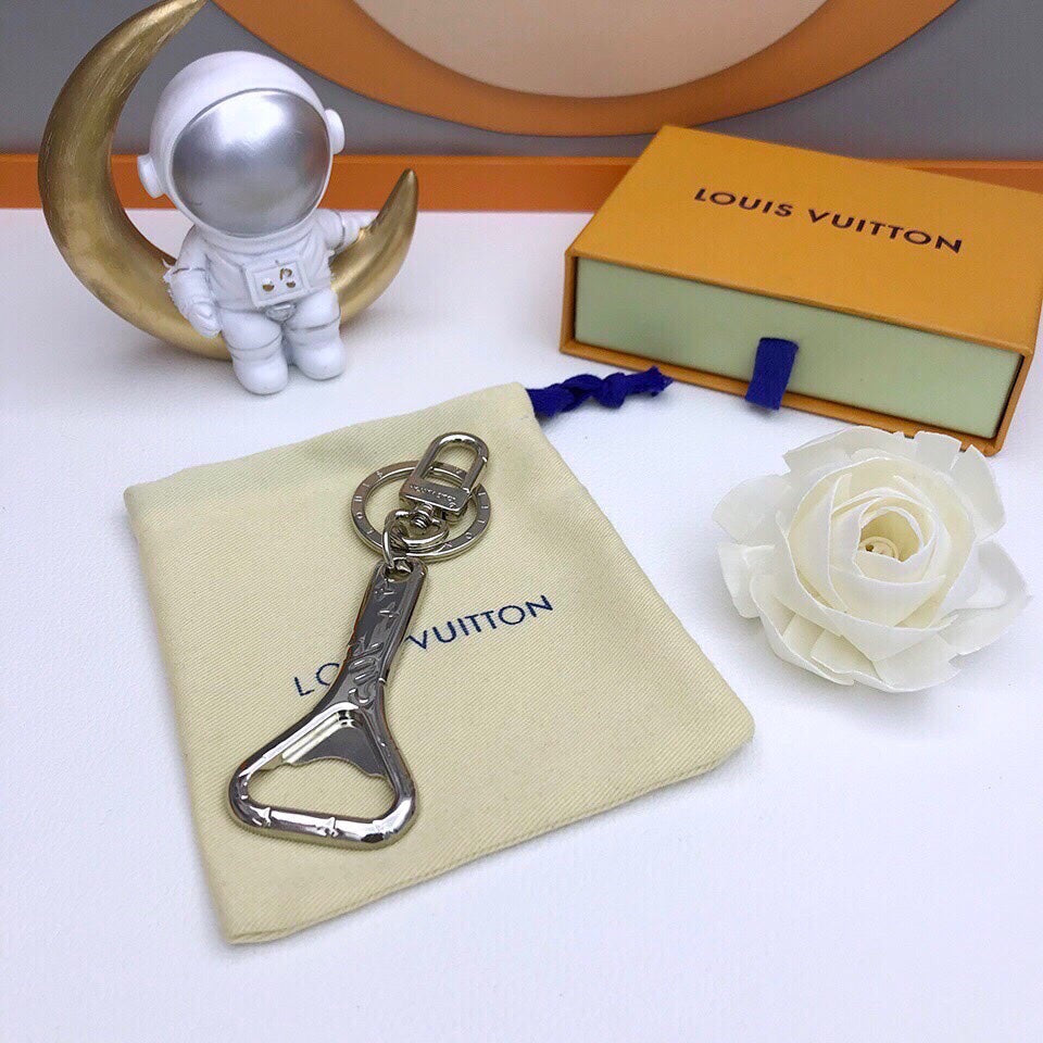 BL -High Quality Keychains LUV 063
