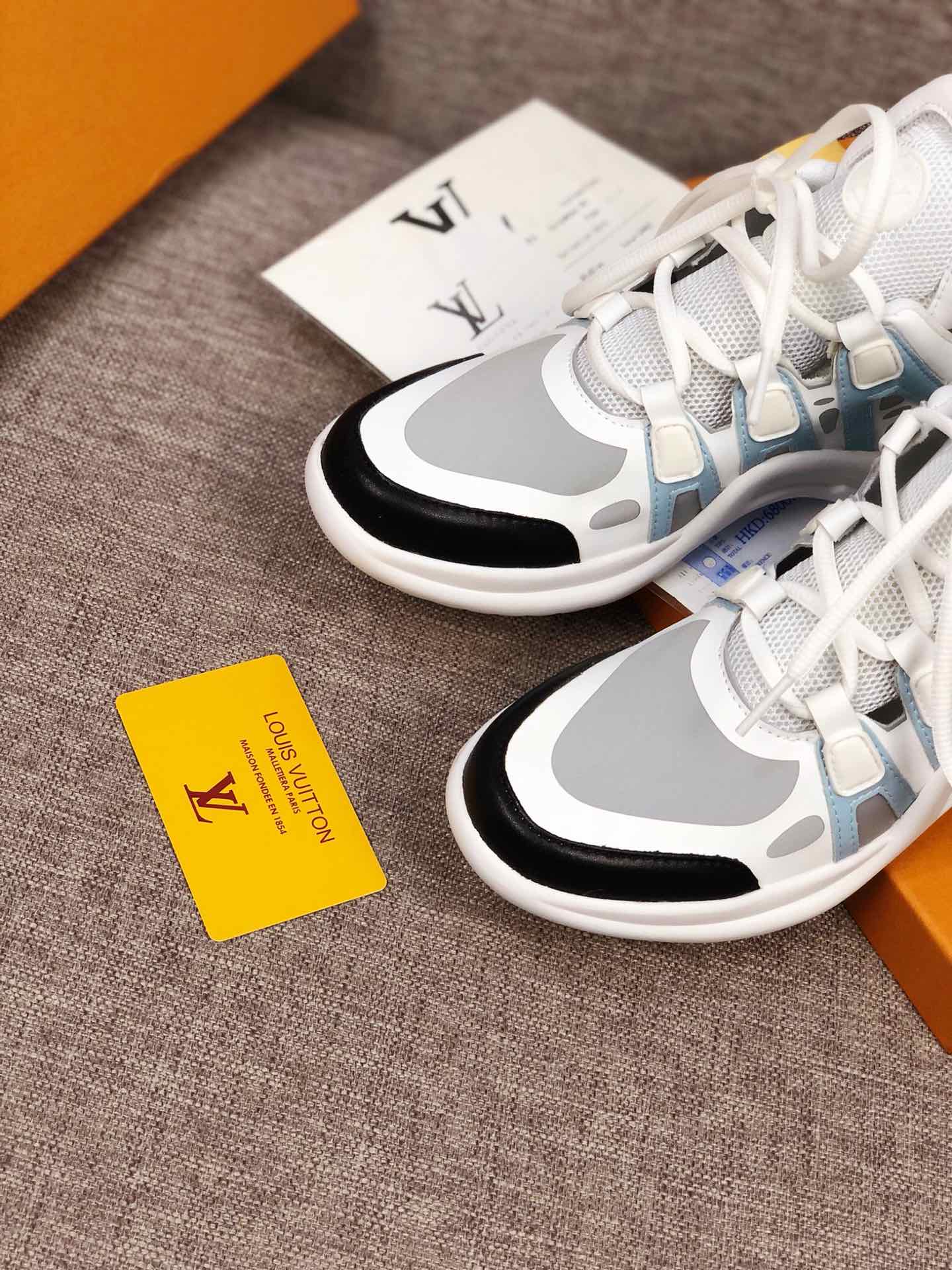 PT - LUV Archlight White Black Sneaker