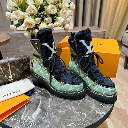 High Quality  LUV BOOTS 046
