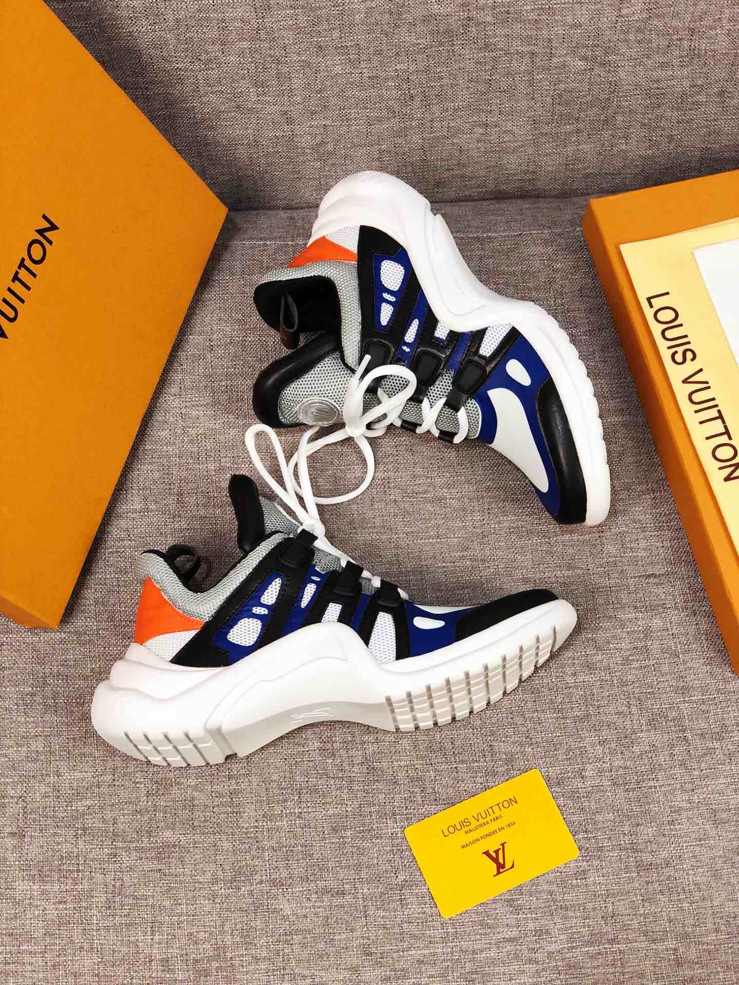 PT - LUV Archlight Blue White Black Sneaker