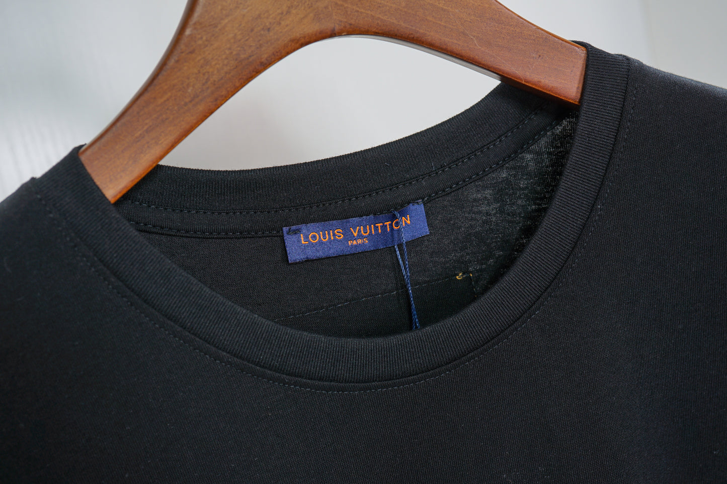 Luxury LN T-Shirt 060