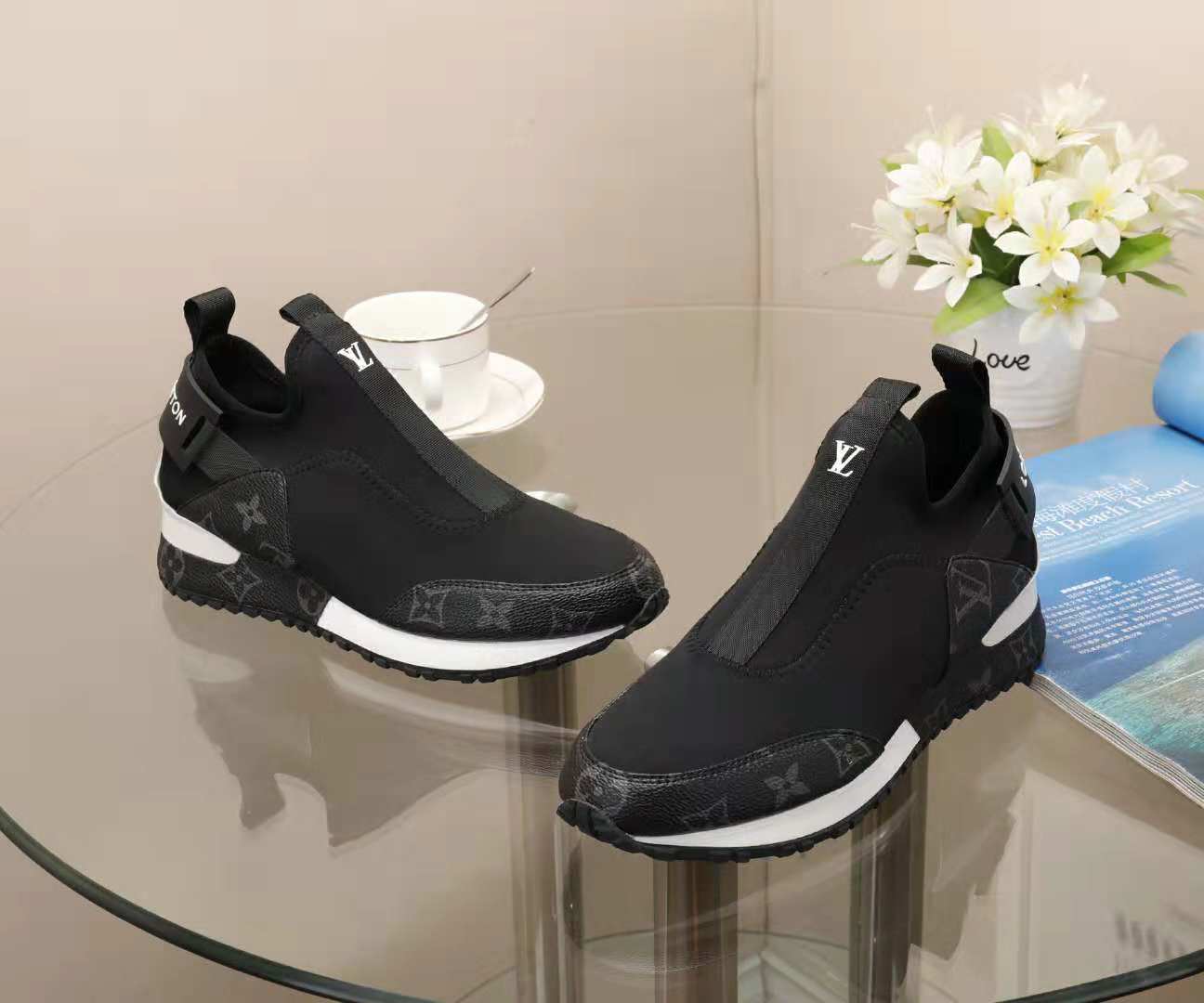 PT - High Quality Luv Sneaker 076