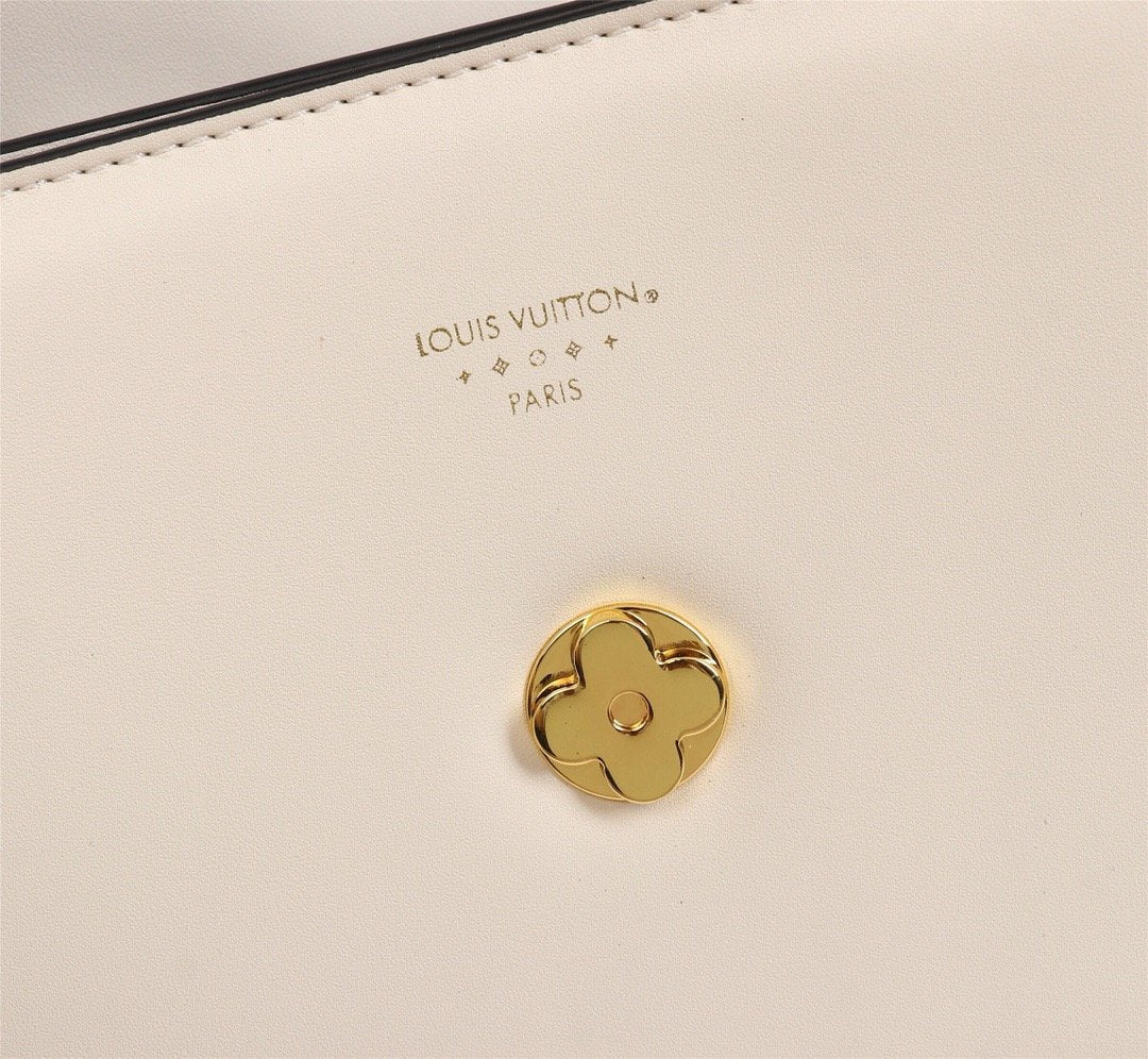 Designer Handbags LN 447