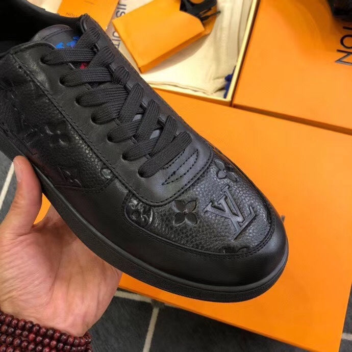 PT - LUV Casual Low Black Sneaker