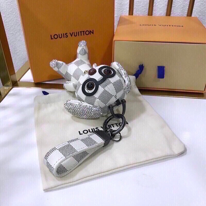 BL -High Quality Keychains LUV 045