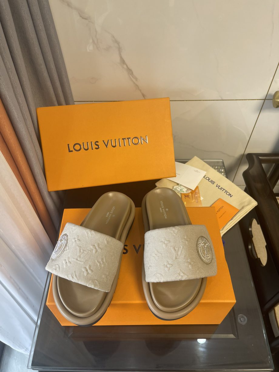 LUV Women's Pool Pillow Comfort Flat Mule Beige For Women LV