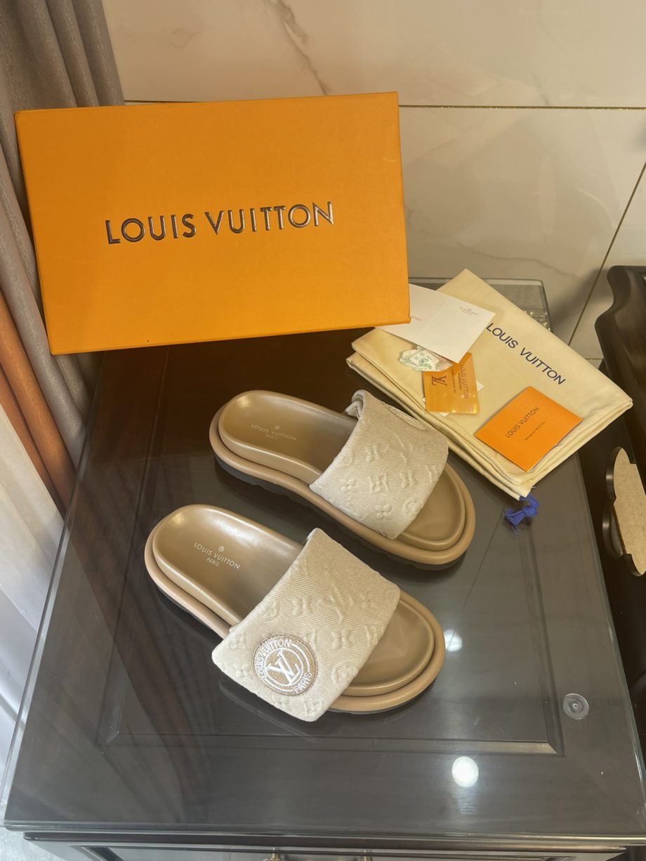 LUV Women's Pool Pillow Comfort Flat Mule Beige For Women LV
