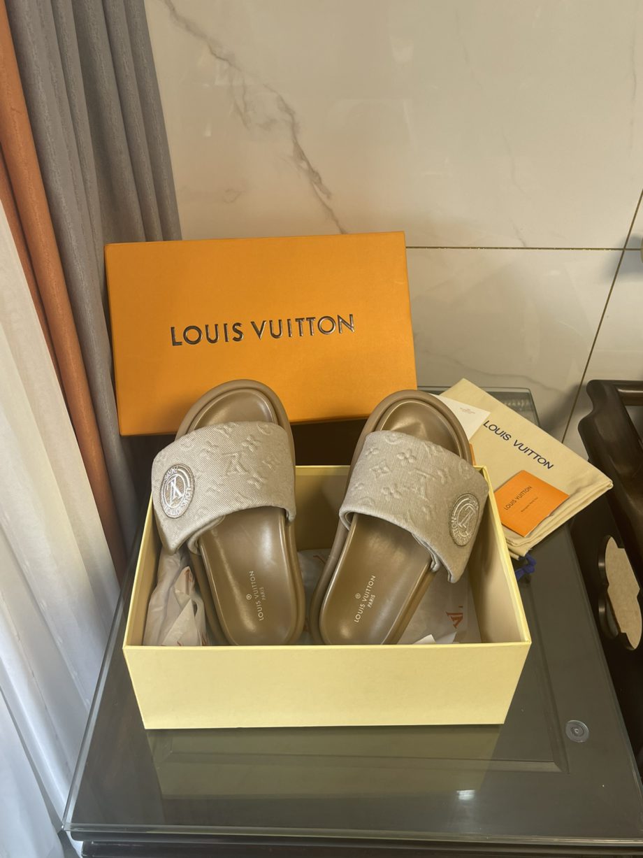LUV Women's Pool Pillow Comfort Flat Mule Beige For Women LV