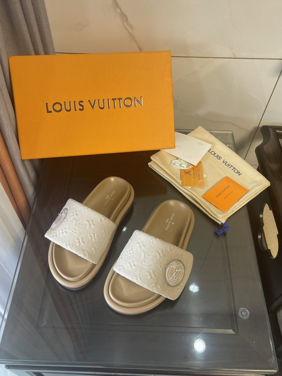 LUV Women's Pool Pillow Comfort Flat Mule Beige For Women LV