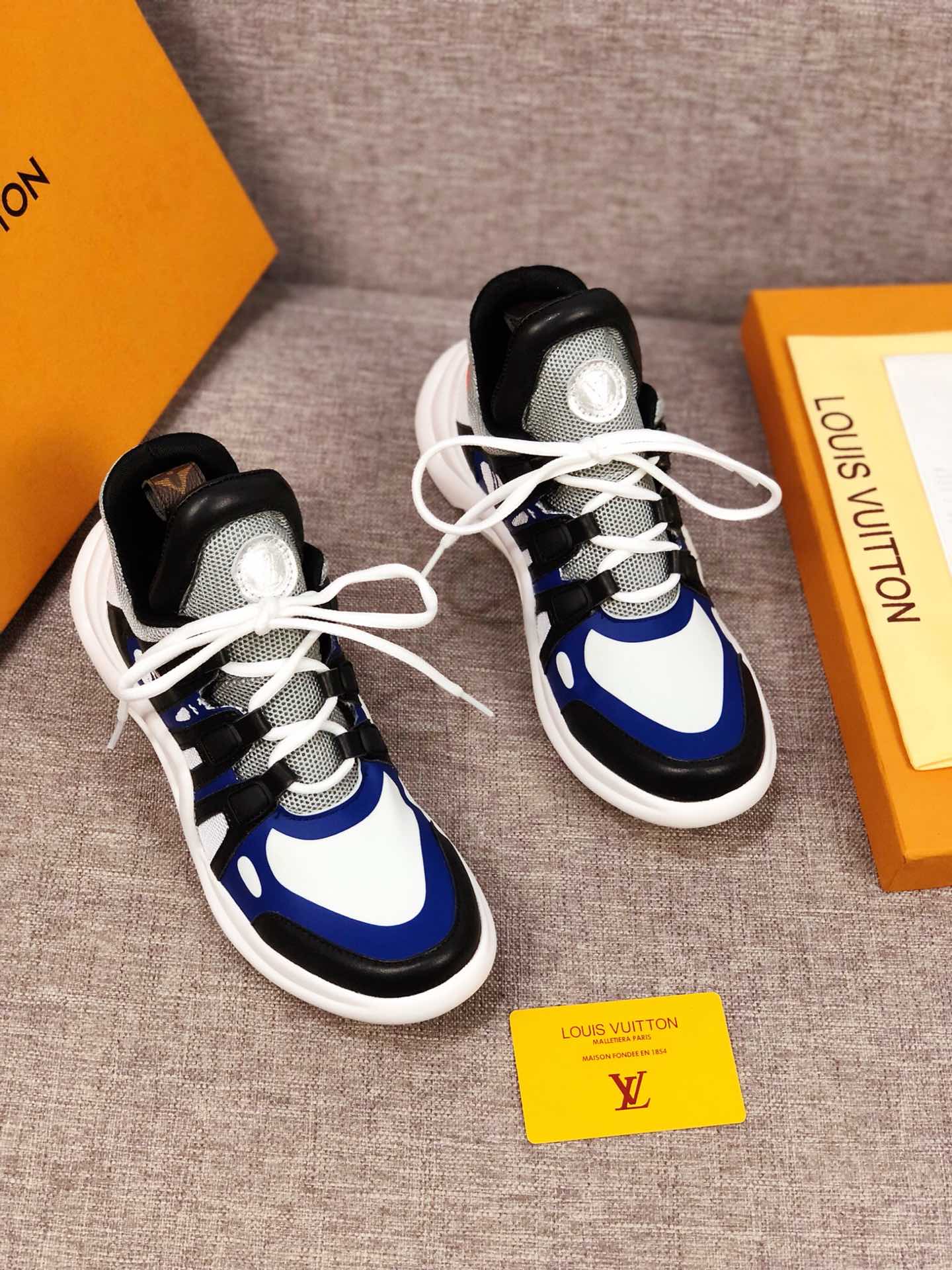 PT - LUV Archlight Blue White Black Sneaker