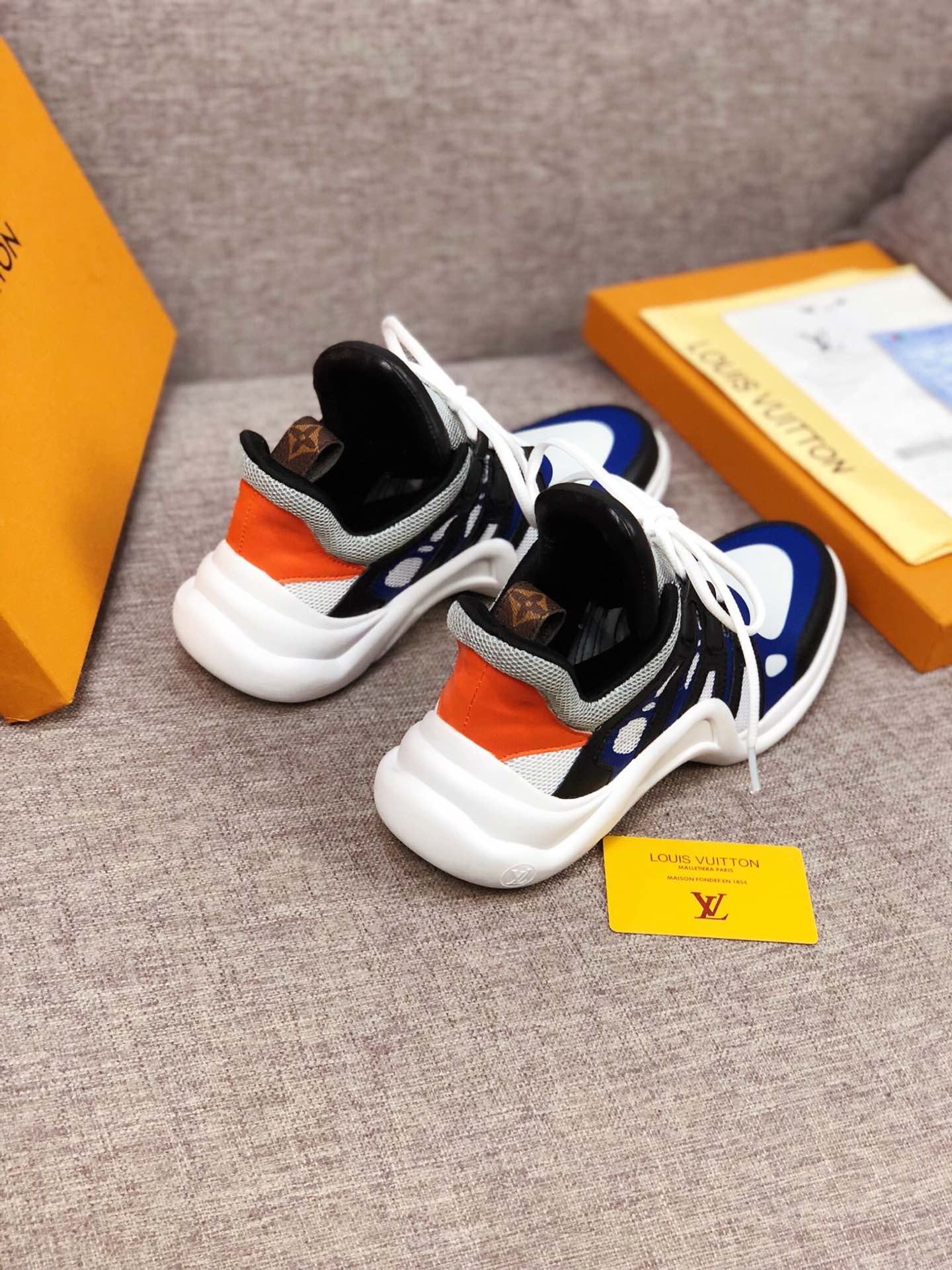 PT - LUV Archlight Blue White Black Sneaker