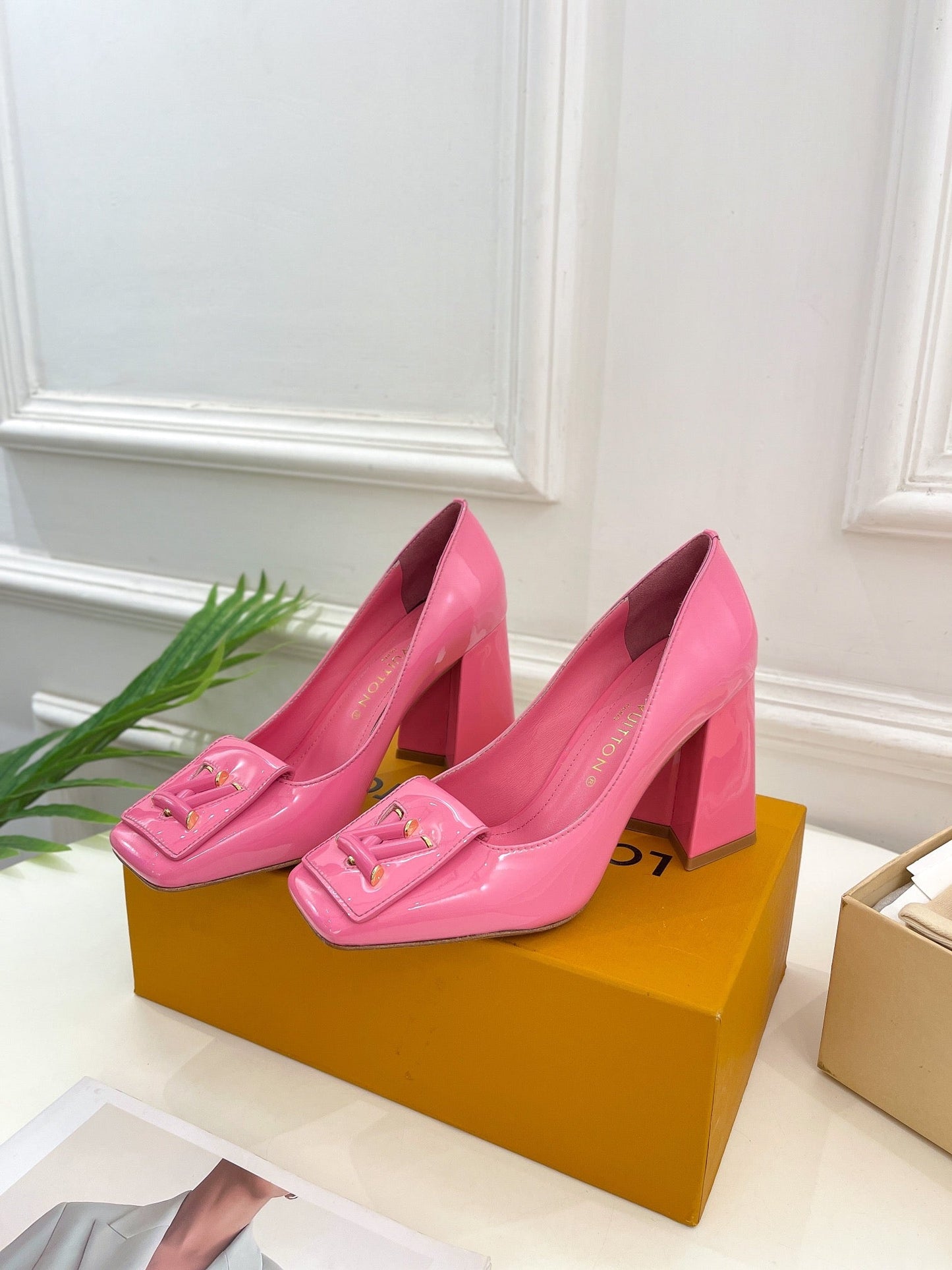 High Quality LUV High Heel Shoes 009