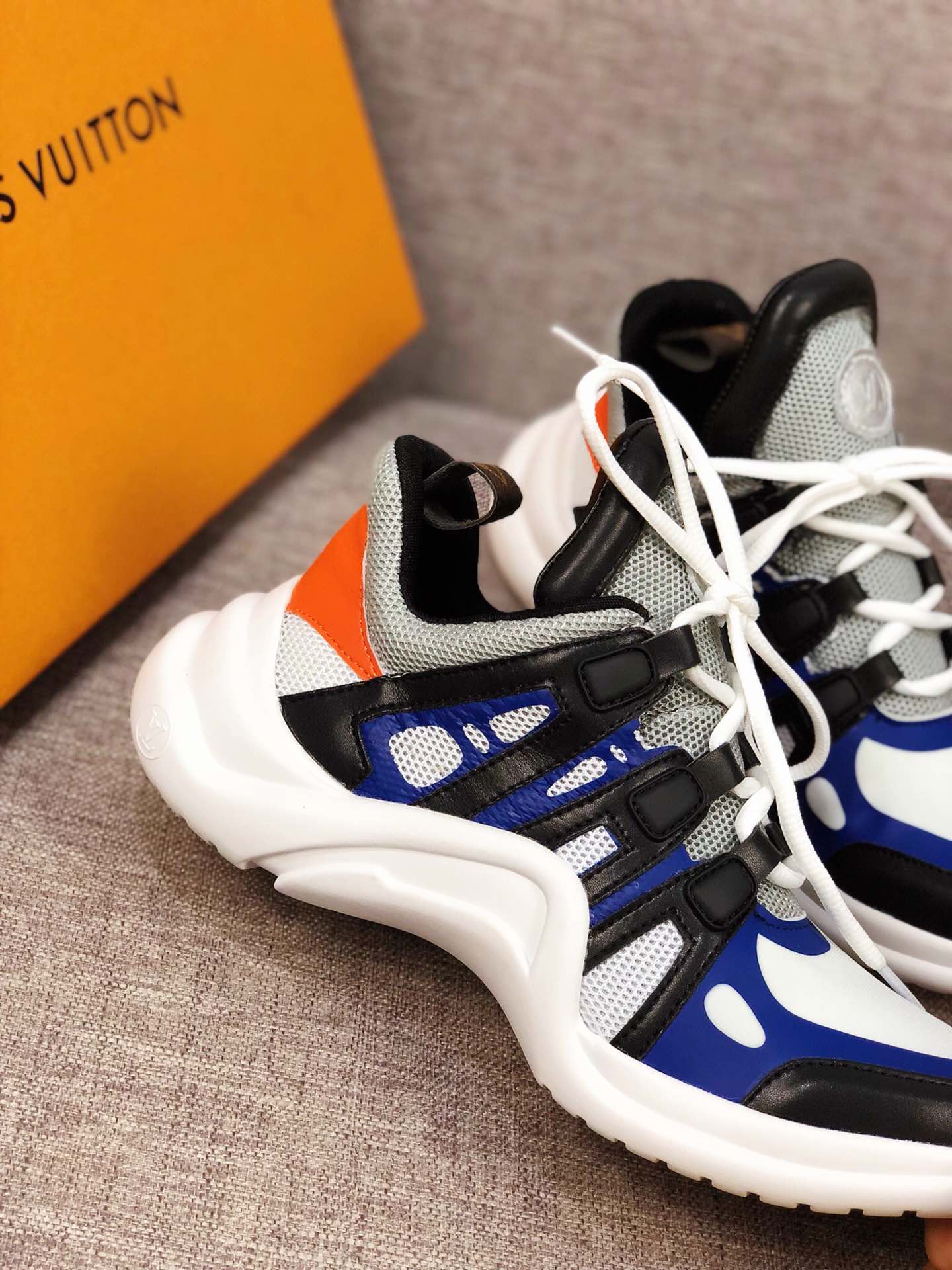 PT - LUV Archlight Blue White Black Sneaker