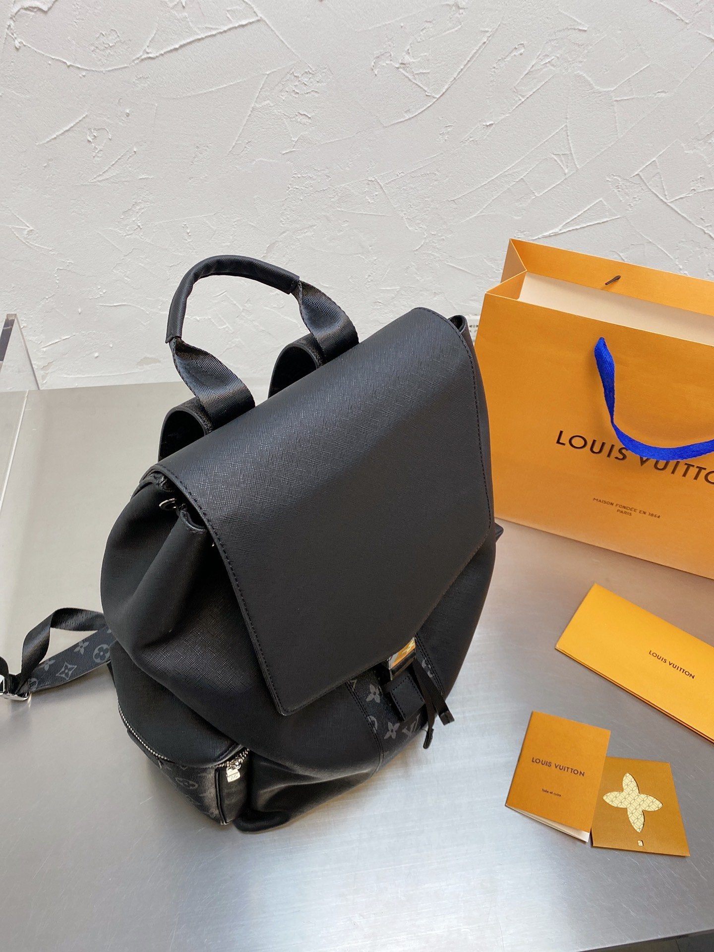 Designer Handbags LN 078
